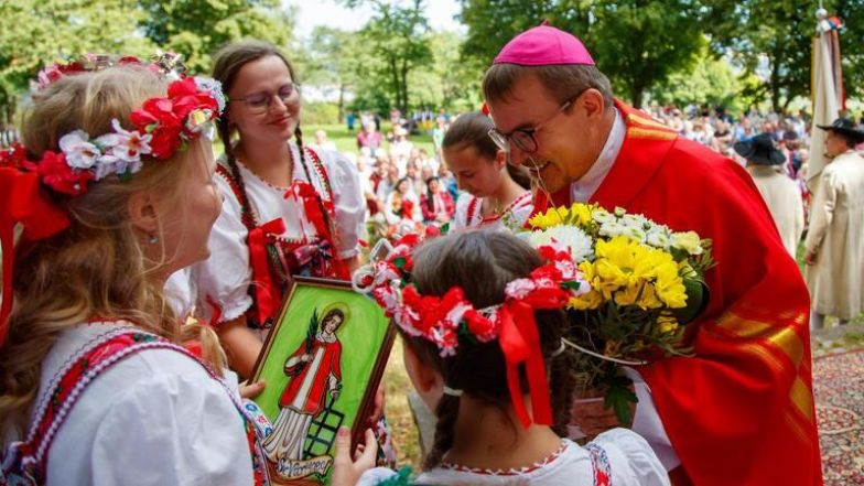 image:Image 42/source/orig/41372_27124_0_jstl0595_cropped.jpeg