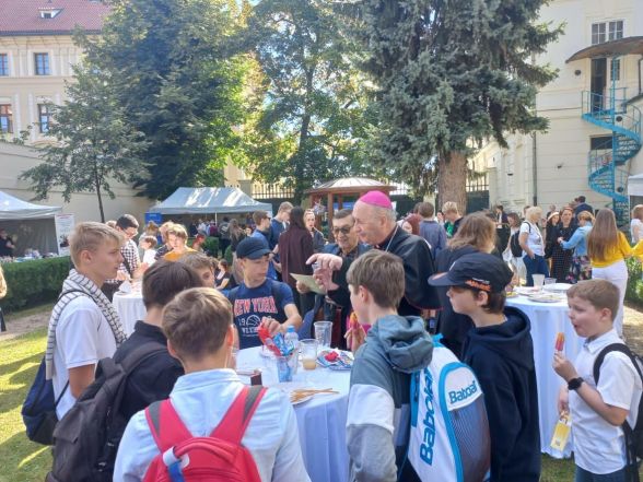 image:Image 42/source/orig/41528_27218_0_den-1.jpg