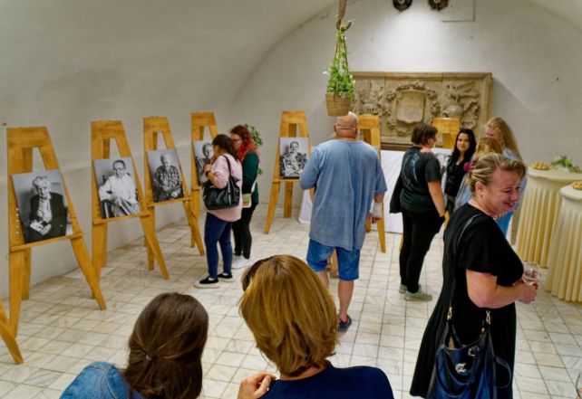 image:Image 43/source/orig/42718_27717_0_231003-vystava-tovacov-11.jpg