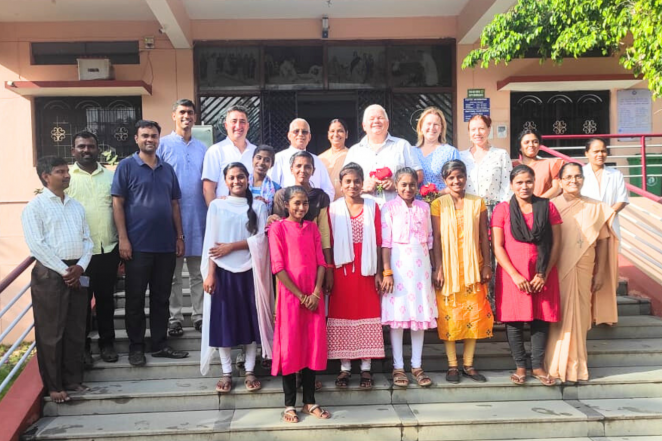 image:Image 44/source/orig/43029_reditel-arcidiecezni-charity-praha-v-indii.png