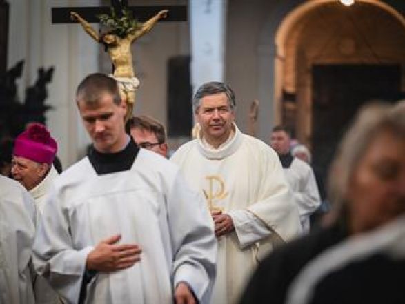 image:Image 44/source/orig/43415_27993_0_pesy-20231015-postoloprty-z62-3213.jpg