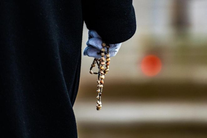 image:Image 44/source/orig/43559_28047_0_210422-papez-ruzenec-korona.jpeg