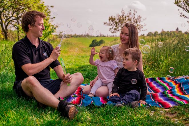 image:Image 44/source/orig/43669_1-rodina-a-bubliny-se-souhlasem-j-klaska.jpg