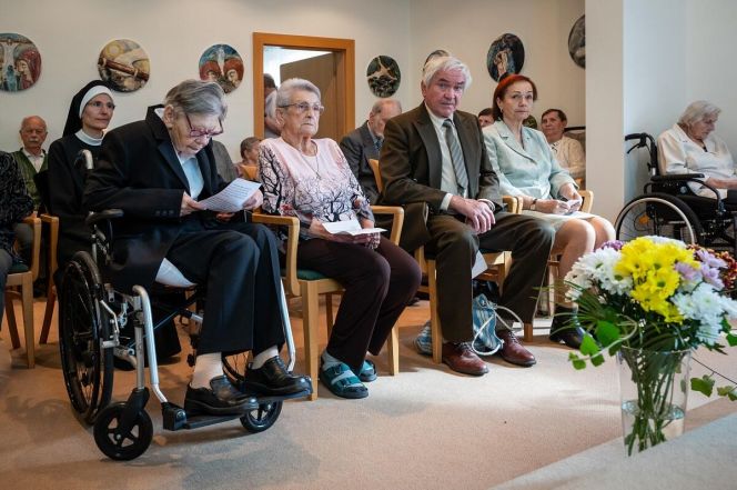 image:Image 44/source/orig/43927_28222_0_bimovn_slunenice_1.jpg