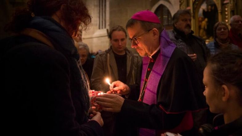 image:Image 45/source/orig/44630_28647_0_35sv-ce-pro-zemrela-sp.jpeg