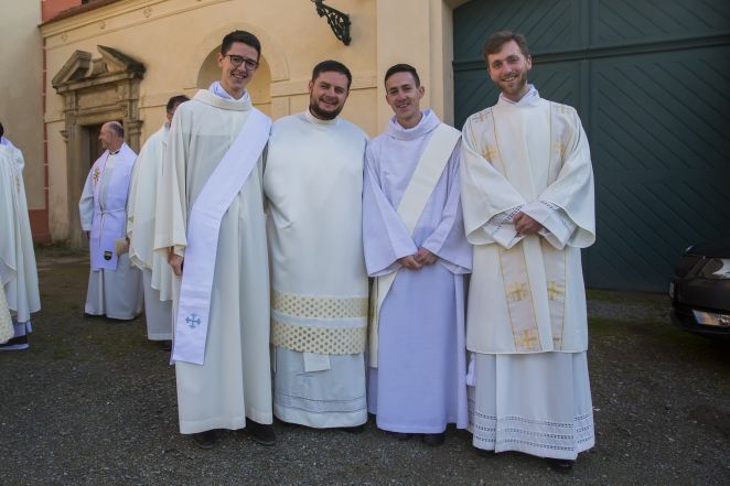 image:Image 45/source/orig/44805_122jahenske-sveceni-oty-medvece-sp.jpg