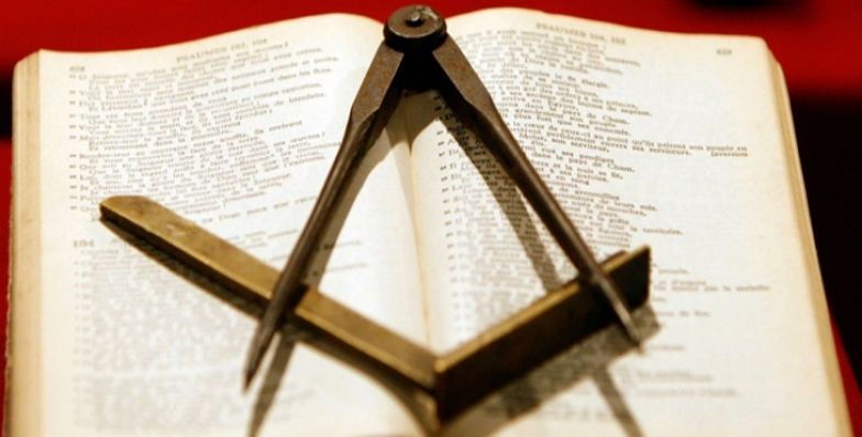 image:Image 46/source/orig/45426_escuadra-y-compas-960.jpg