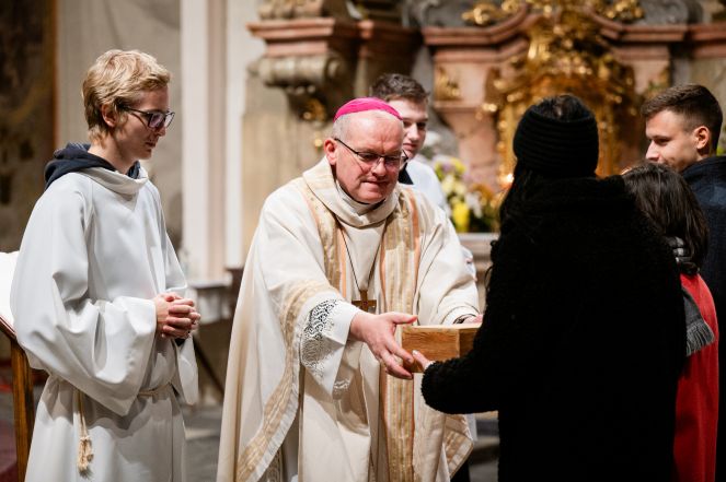 image:Image 46/source/orig/45592_z627524.jpg