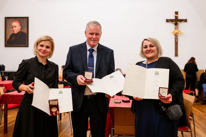 image:Image 47/source/orig/46033_z628630.jpg