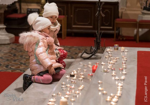 image:Image 48/source/orig/47939_31039_0_231223-mse-za-obeti-strelby-ffuk-16.jpg