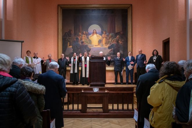 image:Image 49/source/orig/48683_angut-3446.jpg