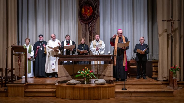 image:Image 50/source/orig/49666_angut-7784.jpg