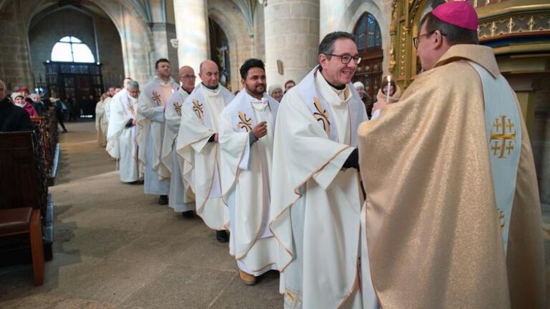 image:Image 51/source/orig/50103_32430_0_3u7a3789-t.jpeg