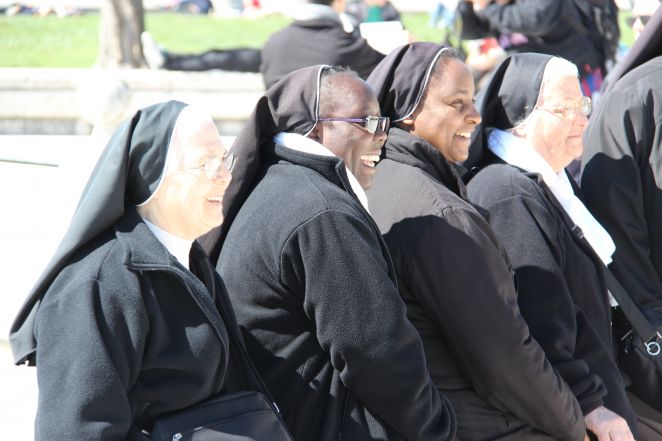 image:Image 51/source/orig/50330_nuns-in-padua-padova-italy-17135882922.jpg