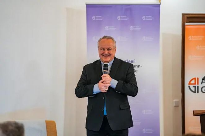 image:Image 52/source/orig/51056_33090_0_image.jpg