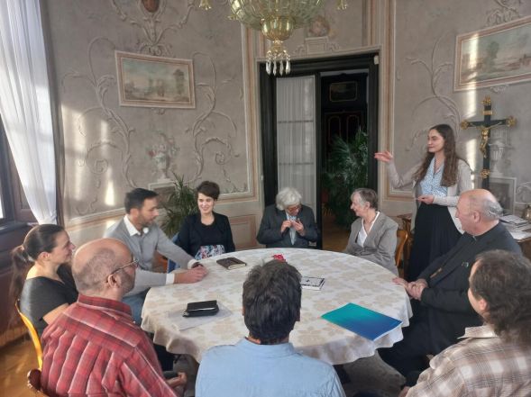 52/source/orig/51353_33326_0_rodina4.jpg image:Image 52/source/orig/51353_33326_0_rodina4.jpg