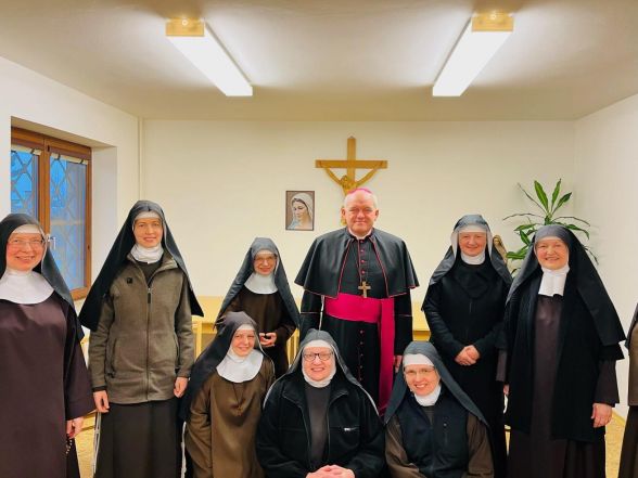 53/source/orig/52851_34374_0_240309-klarisky-0-miroslav-vyvozil.jpg image:Image 53/source/orig/52851_34374_0_240309-klarisky-0-miroslav-vyvozil.jpg