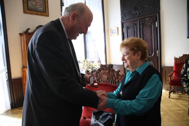 image:Image 55/source/orig/54511_35727_0_usmevy-002.jpg