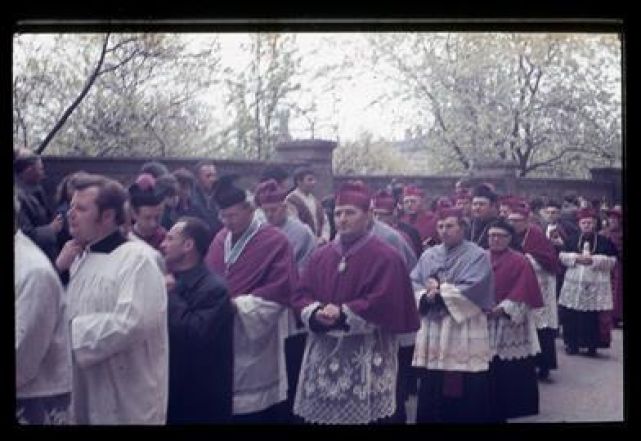 image:Image 55/source/orig/54825_36093_0_trochta-pohreb-2.jpg