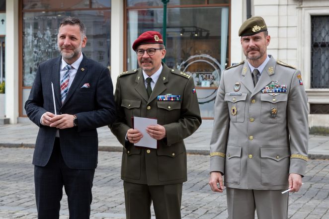 image:Image 56/source/orig/55829_xxx-slavnosti-svobody-a.jpg