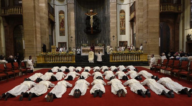 image:Image 58/source/orig/57366_ordenacion-presbiteral-a-29-diaconos-de-la-prelatura-del-opus-dei-01.jpg