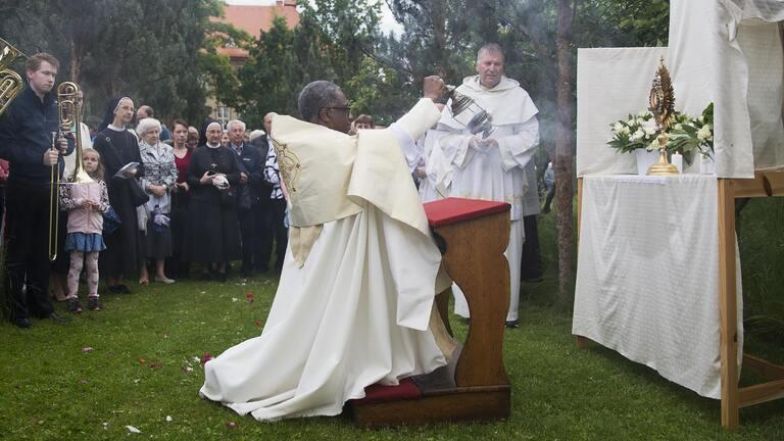 58/source/orig/57841_38298_0_095slavnost-tela-a-krve-pane-sp_cropped.jpeg image:Image 58/source/orig/57841_38298_0_095slavnost-tela-a-krve-pane-sp_cropped.jpeg