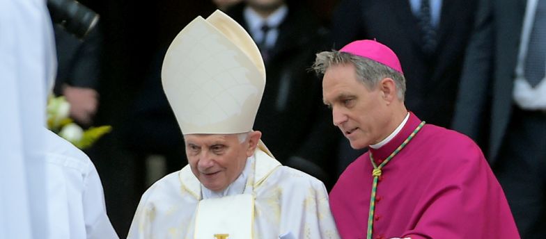 image:Image 59/source/orig/58396_dpa-48172497-papst-benedikt-georg-gaenswein.jpg