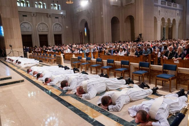 image:Image 59/source/orig/58953_sacerdotes-5.jpg