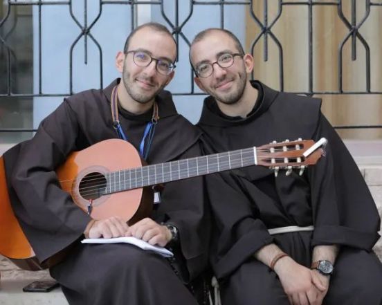 image:Image 60/source/orig/59066_hermanosalepo-080724-2.jpg