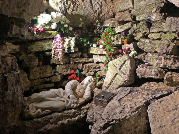 image:Image 60/source/orig/59210_grotta-di-santa-rosalia-03.jpg