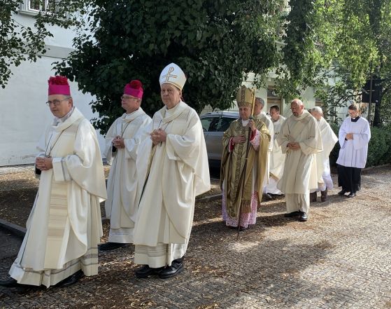 image:Image 60/source/orig/59215_krocil-30-let-ps-w04.jpg