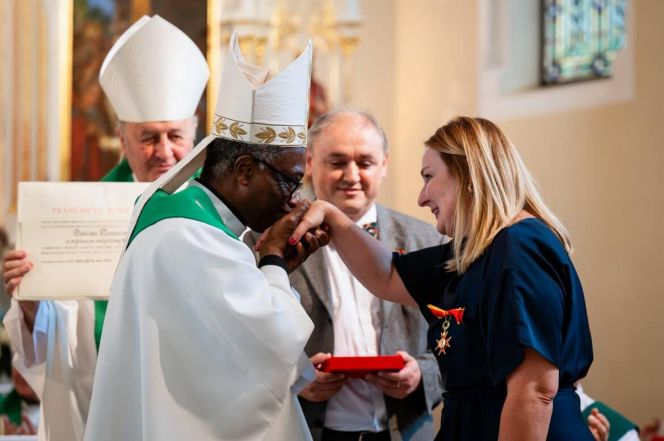 image:Image 60/source/orig/59245_40222_0_monika.jpg