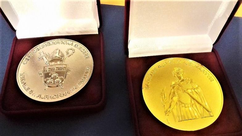 image:Image 60/source/orig/59564_40749_1_-auraciana-2_web.jpg