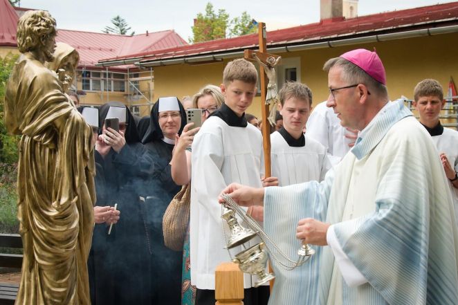 image:Image 60/source/orig/59978_41112_0_porciunkule_motyka.jpg