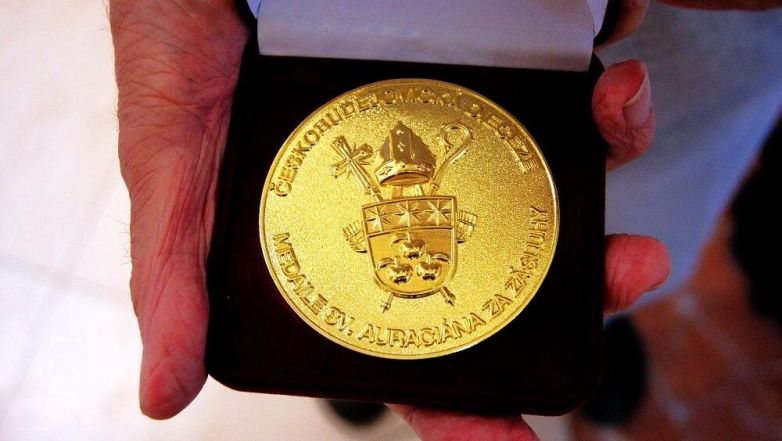 image:Image 61/source/orig/60132_41339_0_auracian24_anot.jpg