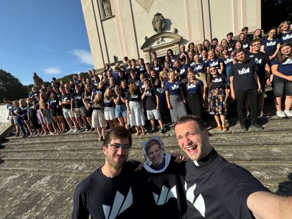 image:Image 61/source/orig/60510_41708_0_240819-raftcamp.jpg