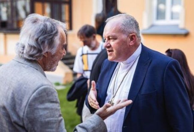 image:Image 61/source/orig/60988_42251_0_240829-vkol-nuzik.jpg