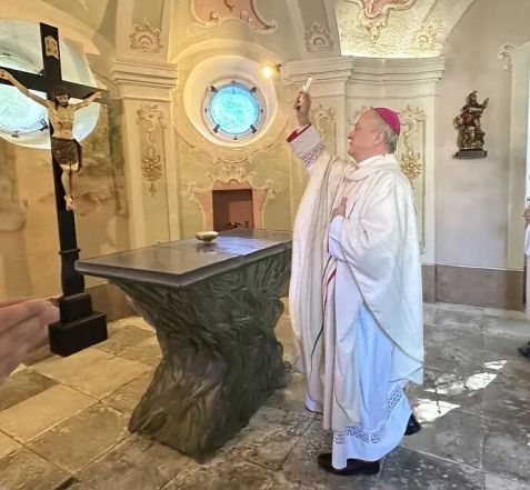 image:Image 62/source/orig/61107_42335_0_image.jpg