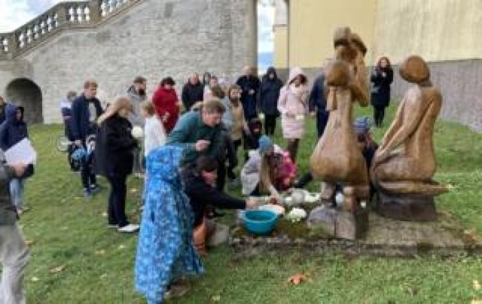 image:Image 62/source/orig/61384_42571_0_pou_rodi_-_krlky.jpeg