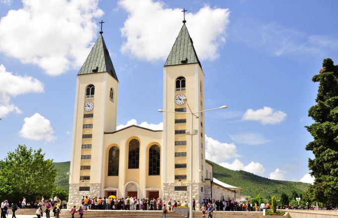 image:Image 63/source/orig/62147_saint-james-church-st-jakov-medjugorje-hotel-pansion-porta-bosnia-herzegovina-creative-commons-by-gnuckx-4695237966.jpg