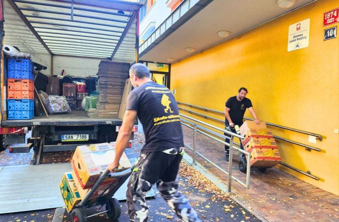 image:Image 63/source/orig/62440_arcidiecezni-charita-praha-zavrsila-materialni-sbirku-na-pomoc-obetem-povodni-2-002.jpg