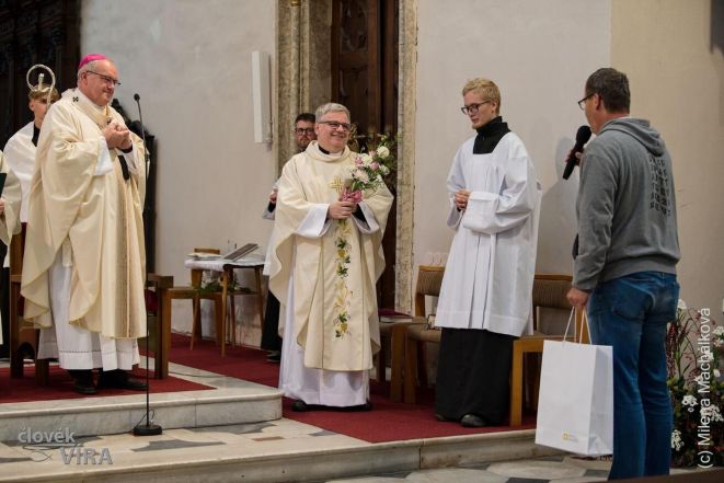 image:Image 63/source/orig/62681_43909_0_241001-novy-dekan-km-05.jpg