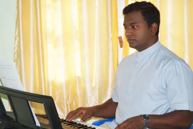 image:Image 64/source/orig/63026_44265_1_36243-vinuth-balu-kumar-action.jpg