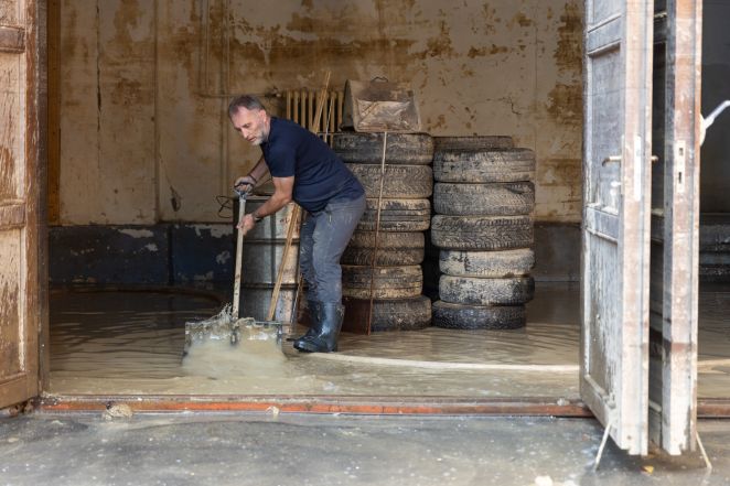 image:Image 65/source/orig/64121_20241012-semi-semi2976.jpg