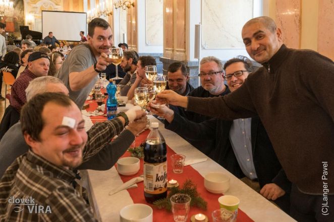 image:Image 66/source/orig/65684_47366_0_231227-obed-pro-potrebne-egidio-09.jpg