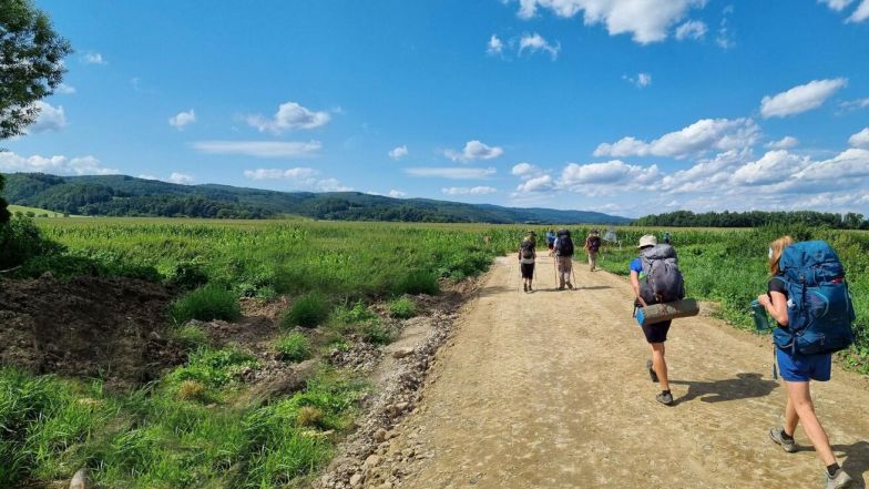 image:Image 68/source/orig/67107_49625_0_poutnici-na-ceste.jpg