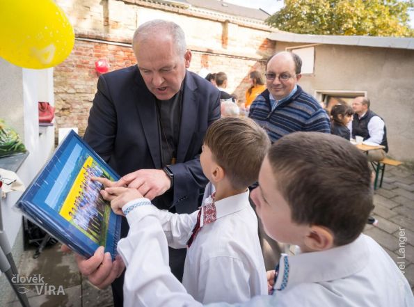 image:Image 68/source/orig/67715_50403_0_221004-ukrajina-17-pavel-langer-cav.jpg