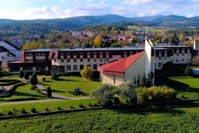 image:Image 69/source/orig/68421_badin-01-2.jpg