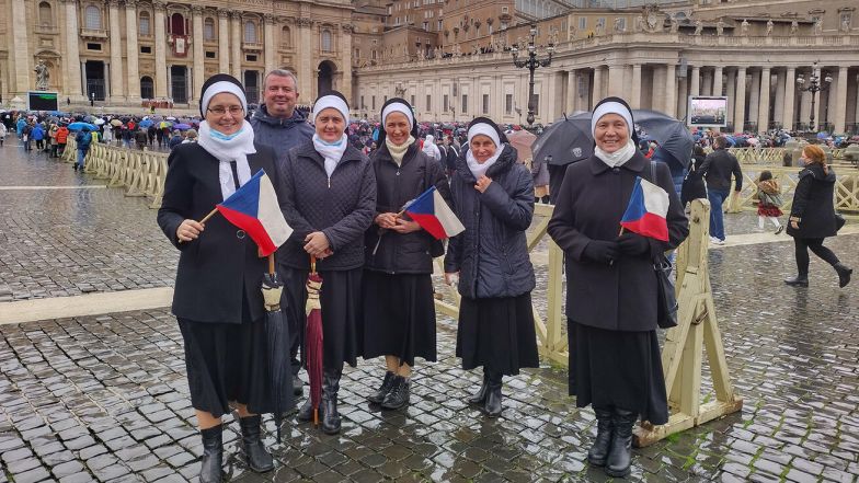 image:Image 7/source/orig/6305_papez-sami-si-nevystacime.jpg