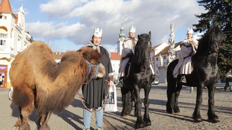 image:Image 7/source/orig/6419_kolednici-uz-vyrazili-do-ulic.jpg